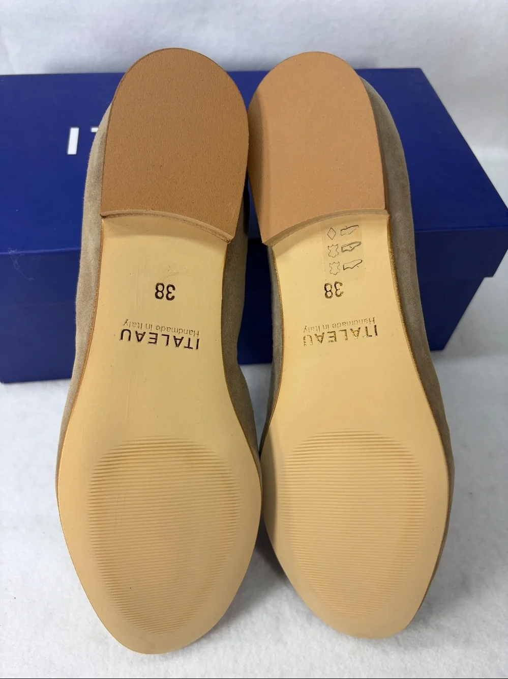 Size 8/38 Italeau Valleria Flexcam Taupe Suede Ballet Flats